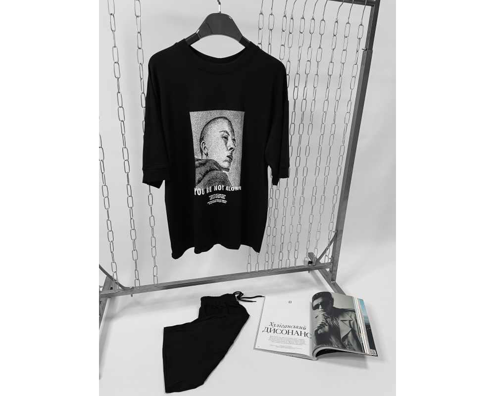 Летний комплект черная футболка и черные шорты "Not alone" Летний комплект черная футболка и черные шорты "Not alone"