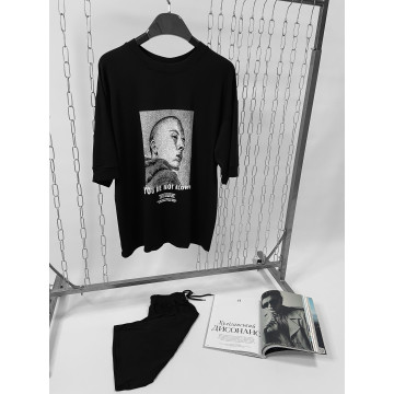 Летний комплект футболка и шорты "Not alone" | Черный Летний комплект футболка и шорты "Not alone" | Черный