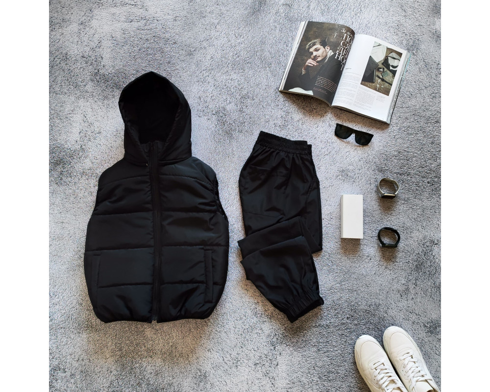 Комплект черная жилетка + спорт. штаны из плащевки Комплект черная жилетка + спорт. штаны из плащевки