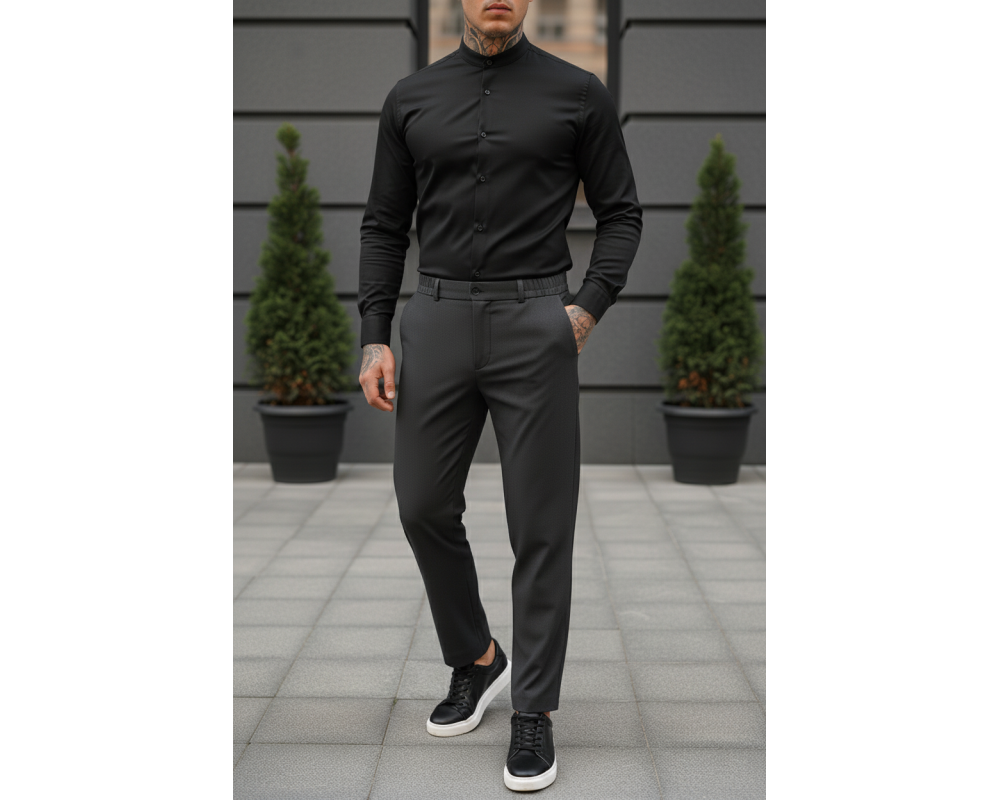 Классический комплект черная рубашка и серые брюки