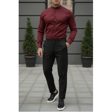 Классический комплект бордовая рубашка и черные брюки. Классический комплект бордовая рубашка и черные брюки.
