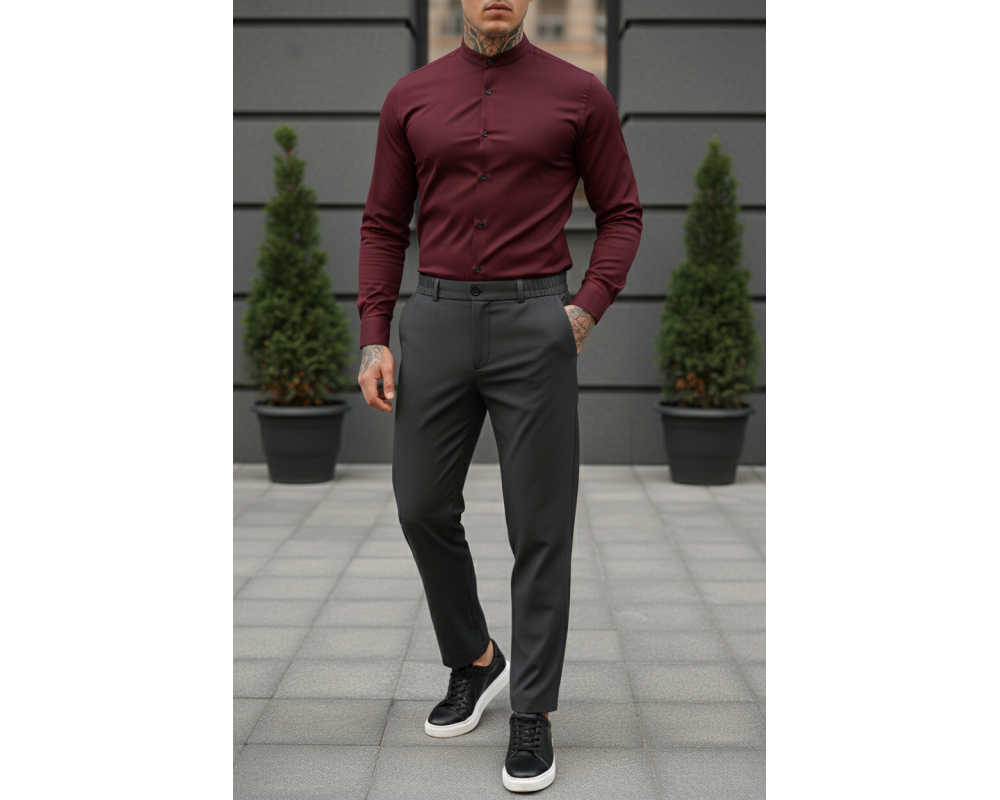 Классический комплект бордовая рубашка и серые брюки.