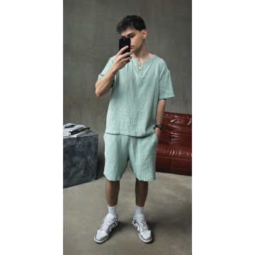 Мужской летний костюм из муслина футболка с вырезом мятный Мужской летний костюм из муслина футболка с вырезом мятный