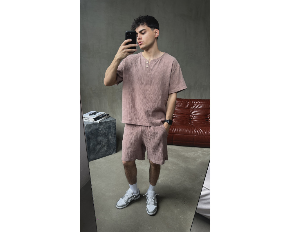 Мужской летний костюм из муслина футболка с вырезом мокко Мужской летний костюм из муслина футболка с вырезом мокко