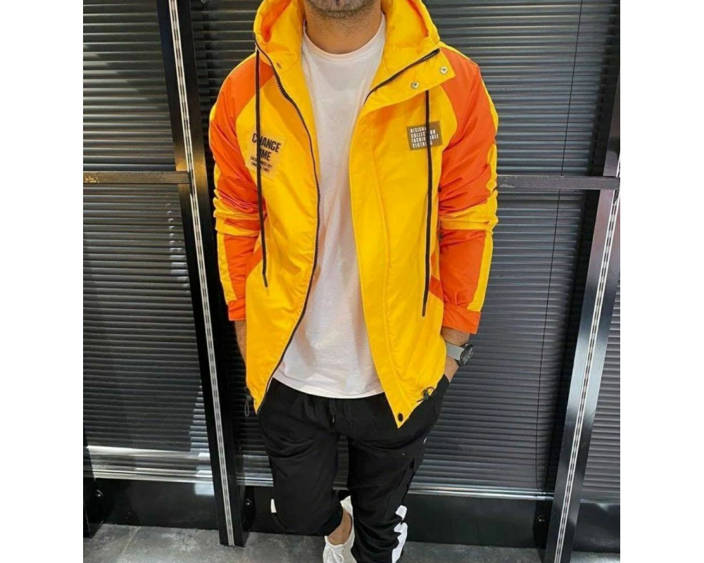 Чоловіча жовта вітровка з помаранчевими вставками