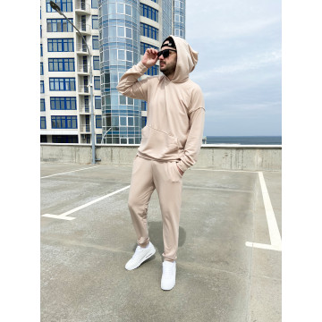 Бежевый костюм свободного кроя на осень-весну Бежевый костюм свободного кроя на осень-весну