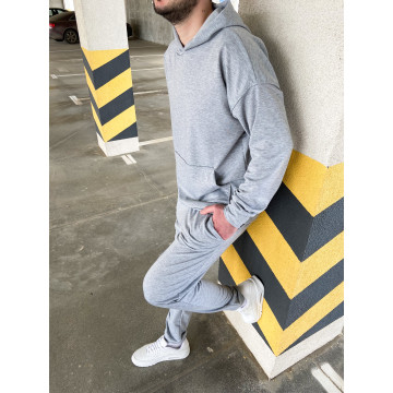 Серый костюм свободного кроя на осень-весну Серый костюм свободного кроя на осень-весну