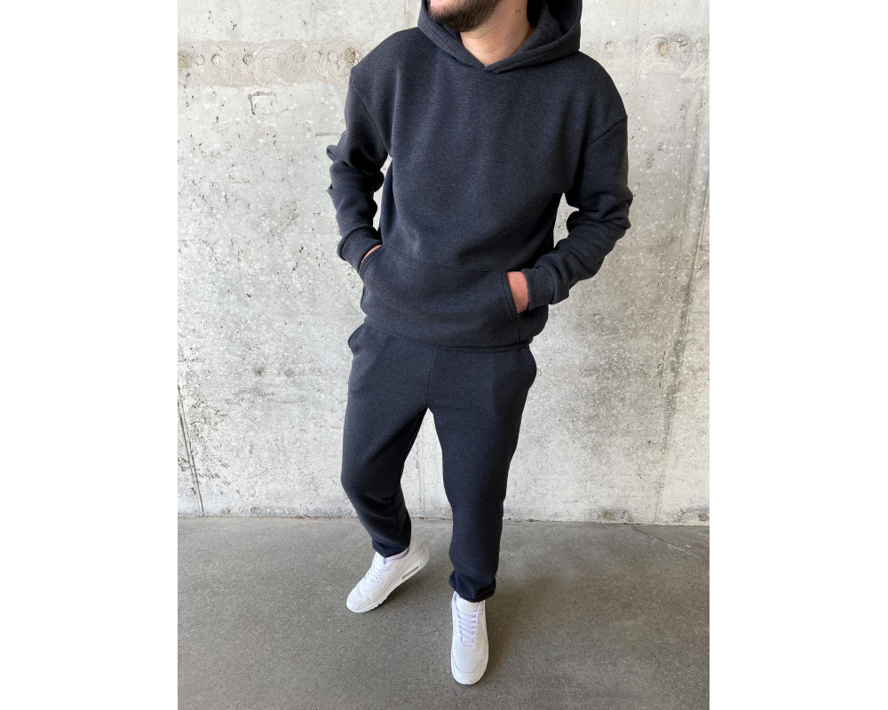 Теплый темно-серый оверсайз спортивный костюм на флисе Теплый темно-серый оверсайз спортивный костюм на флисе