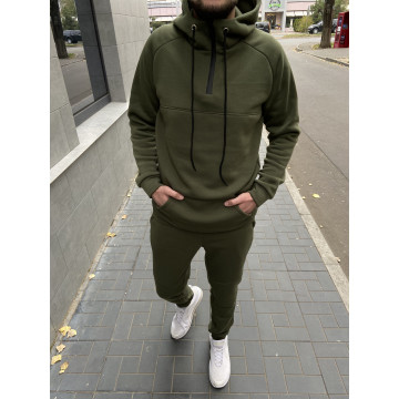 Теплый спортивный костюм на флисе с прорезиненой змейкой на кофте | Хаки Теплый спортивный костюм на флисе с прорезиненой змейкой на кофте | Хаки