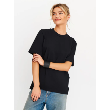 Футболка жіноча чорна