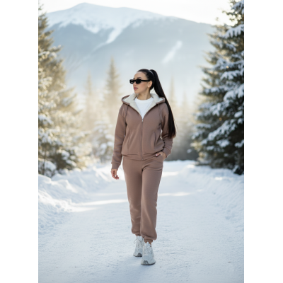 Женский теплый костюм с мехом на кофте мокко. Женский теплый костюм с мехом на кофте мокко.