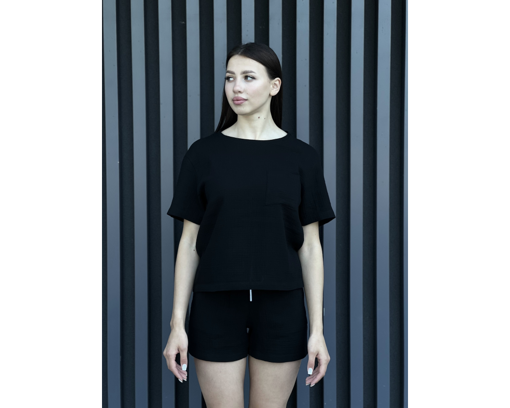 Жіночий літній костюм з мусліну футболка з кишенею чорний