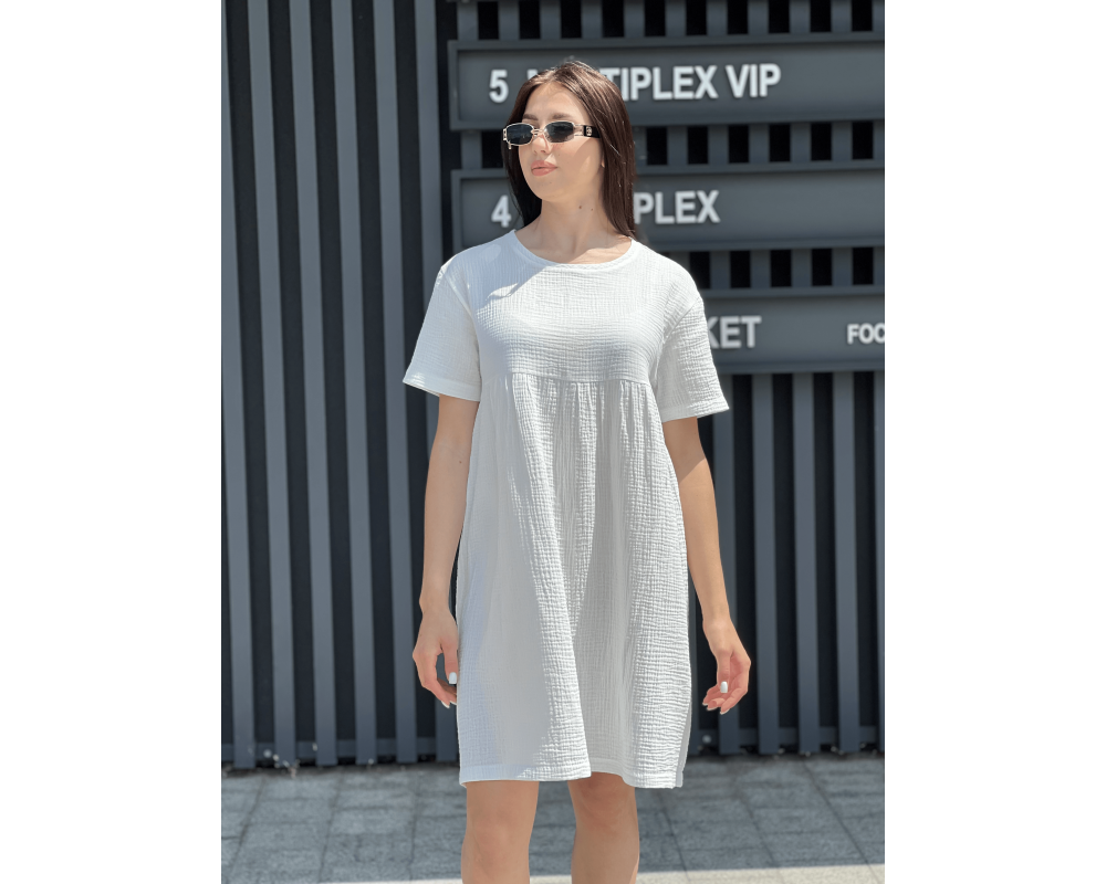 Платье из муслина свободного кроя молочный